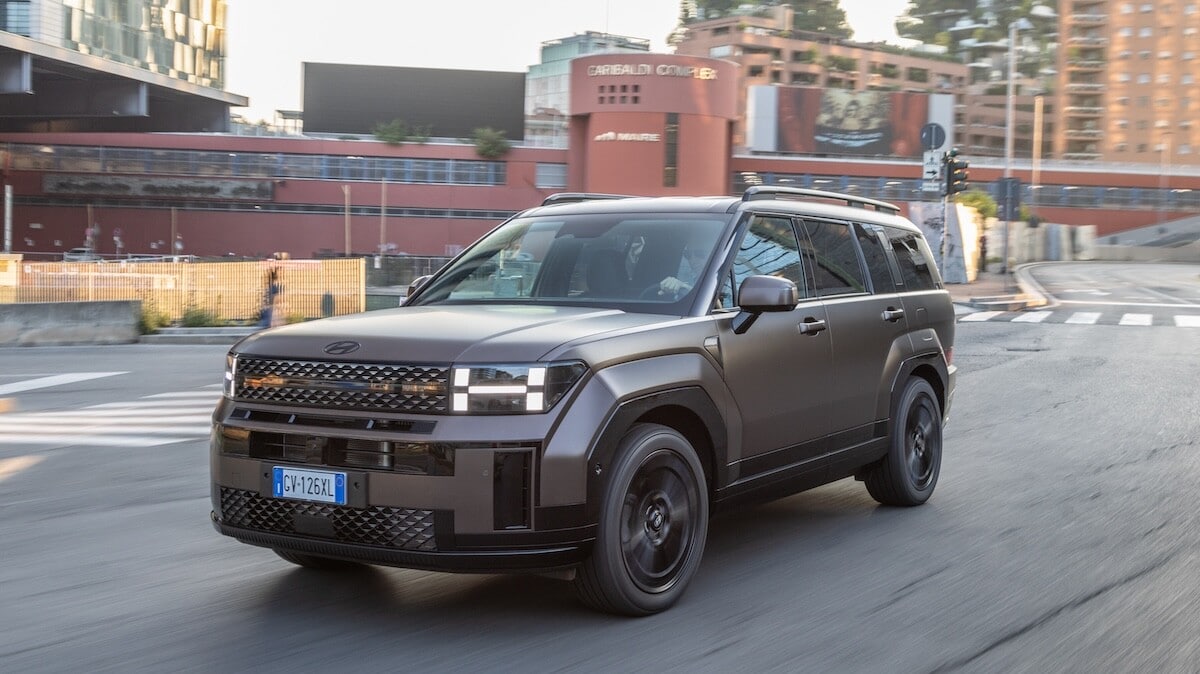 Hyundai Santa Fe, l'ibrida plug-in per cogliere gli incentivi residui