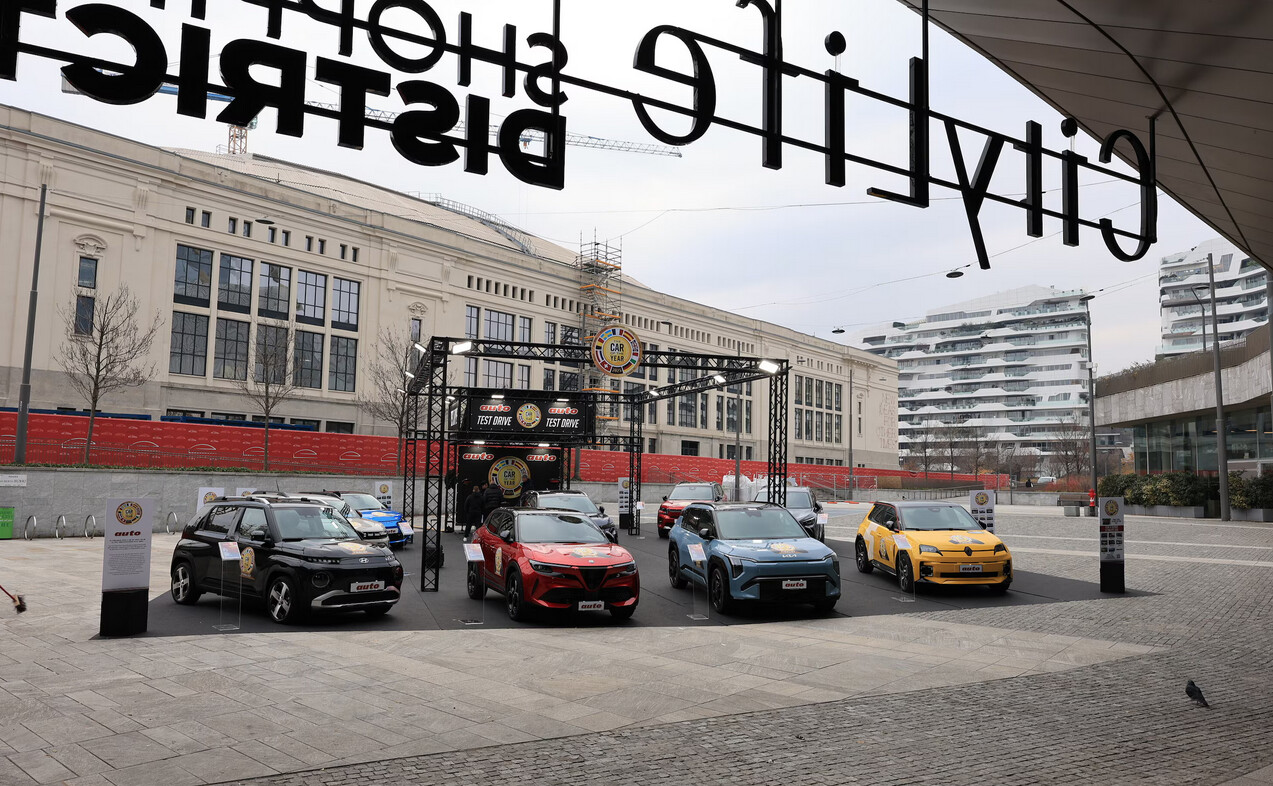 The Car of The Year 2025: Milano regina con le 7 finaliste