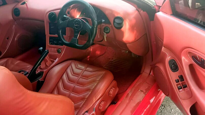 La replica thailandese Ferrari su baseToyota Celica