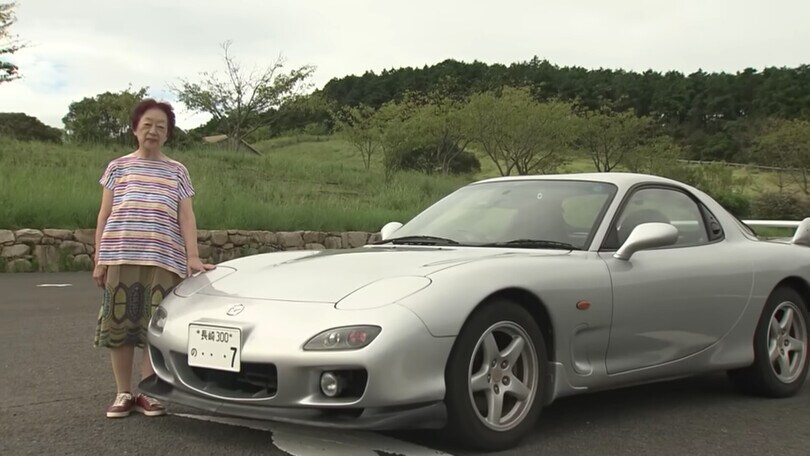 Naoko, la signora giapponese che ha guidato la sua Mazda RX-7 fino a 80 anni