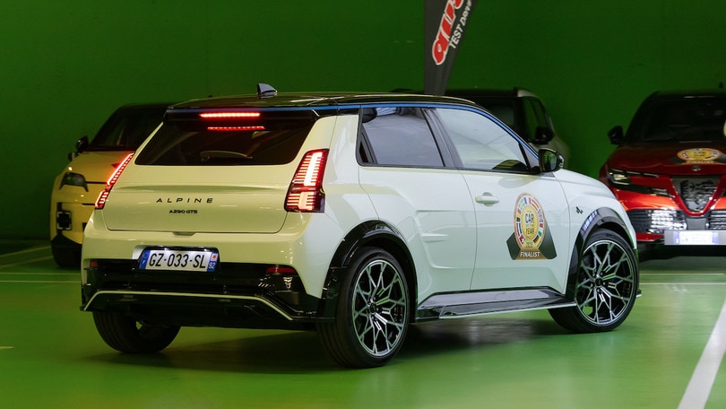 Alpine A290, il test dell'Auto dell'Anno 2025