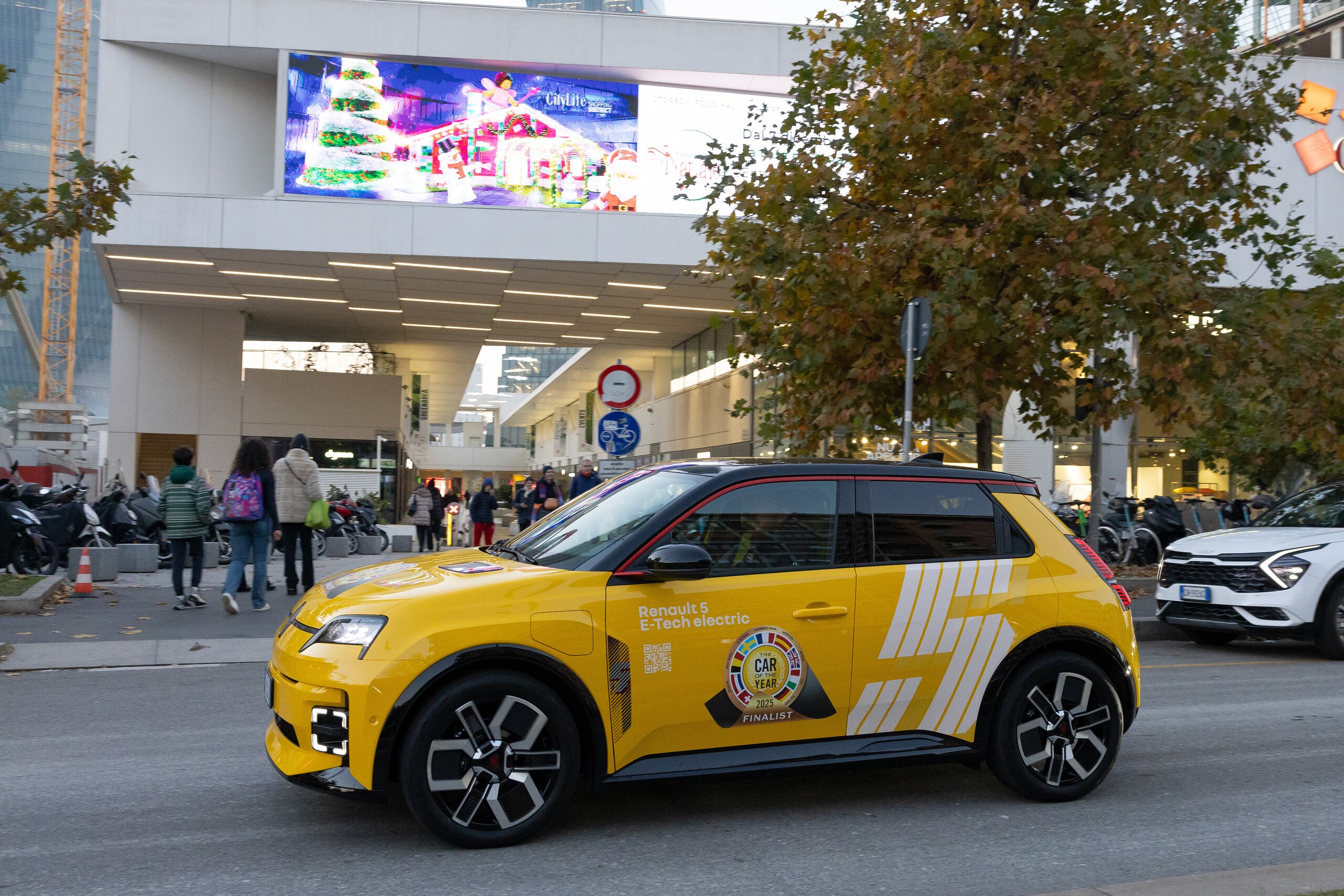 Renault 5 E-Tech, la prova dell'Auto dell'Anno 2025