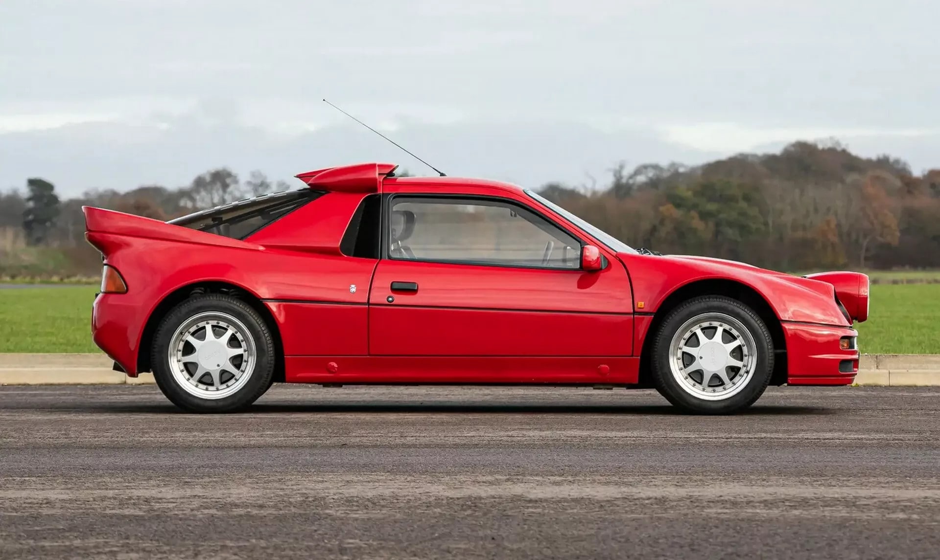 La rarissima Ford RS200 S all'asta da Iconic Auctioneers