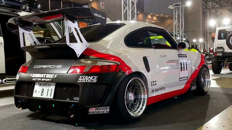 La Daihatsu Copen che sogna di essere una Porsche 911 RSR