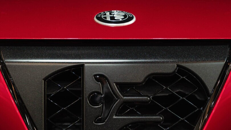 Alfa Romeo cambia rotta: anche termiche e ibride negli USA. E in UE?