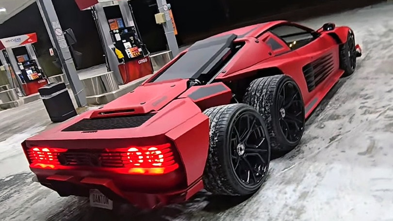 L'incredibile Ferrari Testarossa a sei ruote