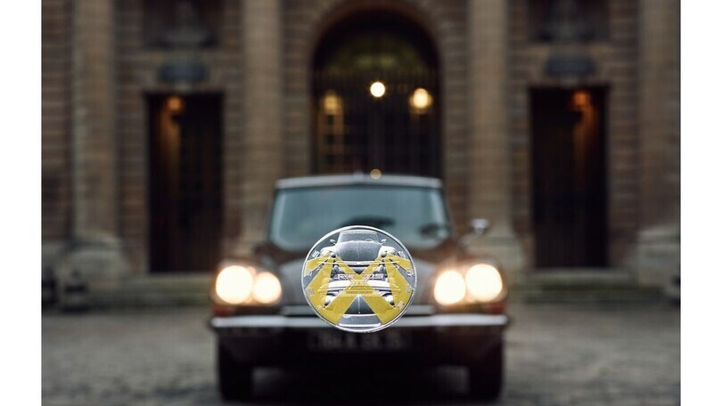 DS festeggia 70 anni e si regala una moneta