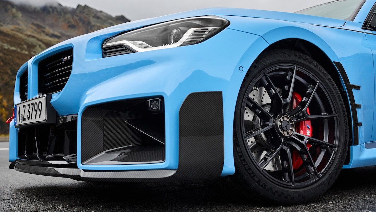 BMW M2, negli USA i cerchi monodado costano quanto un'utilitaria