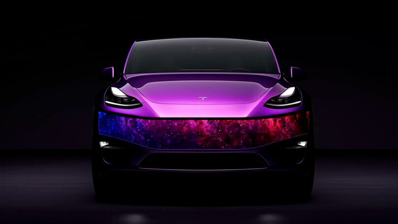 La Tesla si trasforma grazie al frontale Led di EVision
