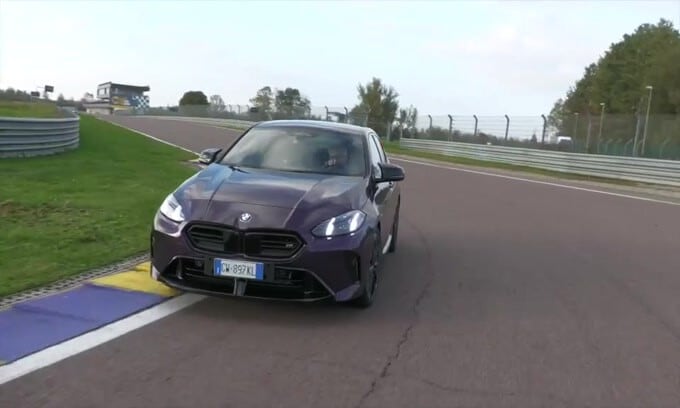 Nuova BMW M135 xDrive: la sportiva più potente e brillante 