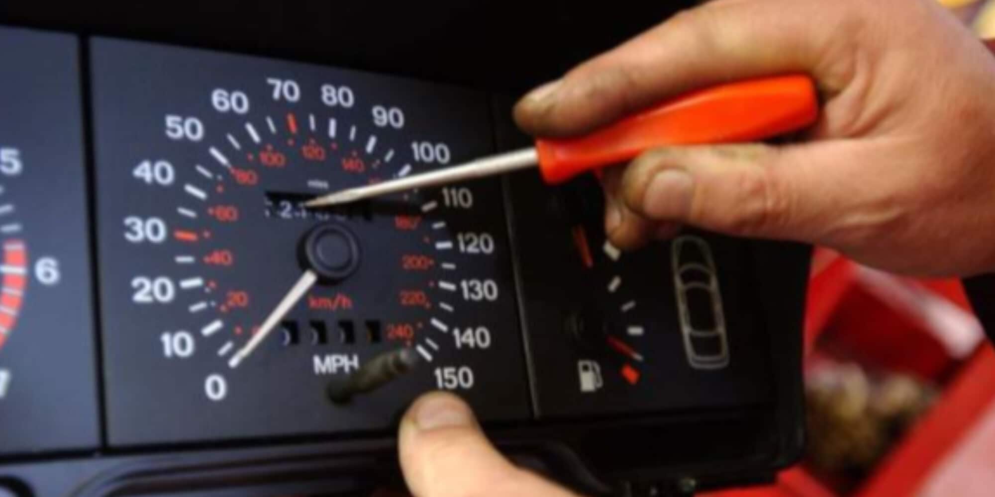 Truffa del contachilometri, ecco le 20 auto più manomesse