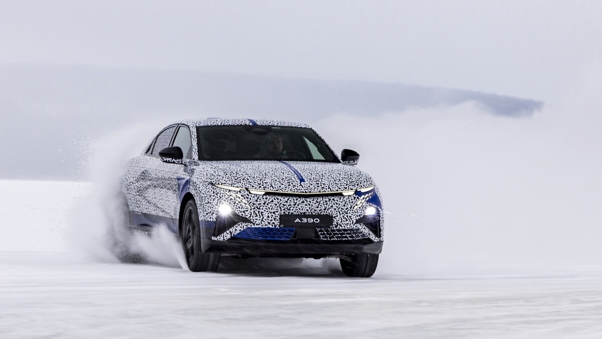 Alpine A390, tre motori per un super crossover sportivo