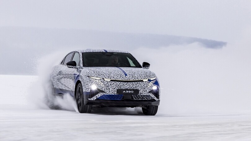 Alpine A390, tre motori per un super crossover sportivo