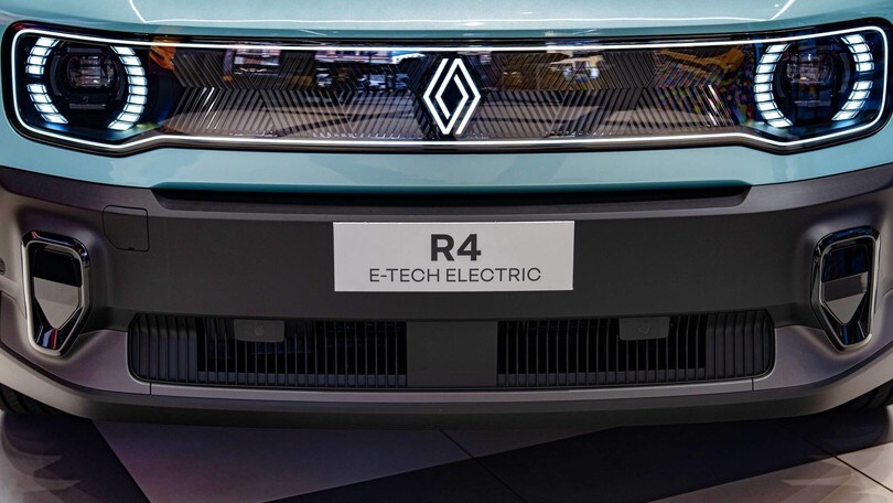 Renault 4 E-Tech Electric, l'anteprima a Milano