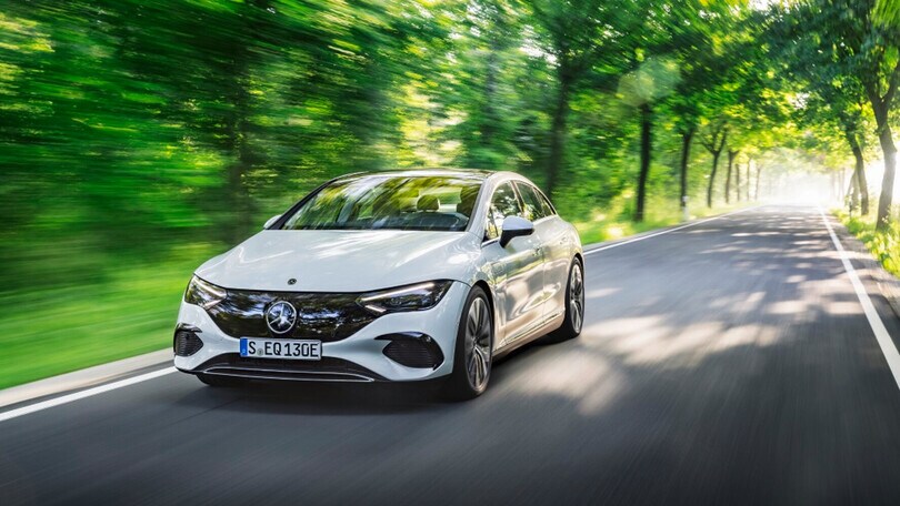 Mercedes, esperienze esclusive per chi acquista un modello elettrificato