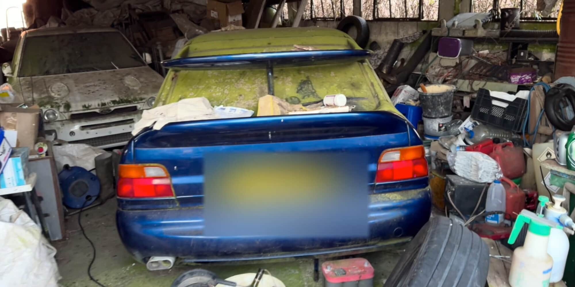 Trovate due incredibili Ford Escort RS Cosworth abbandonate in un fienile