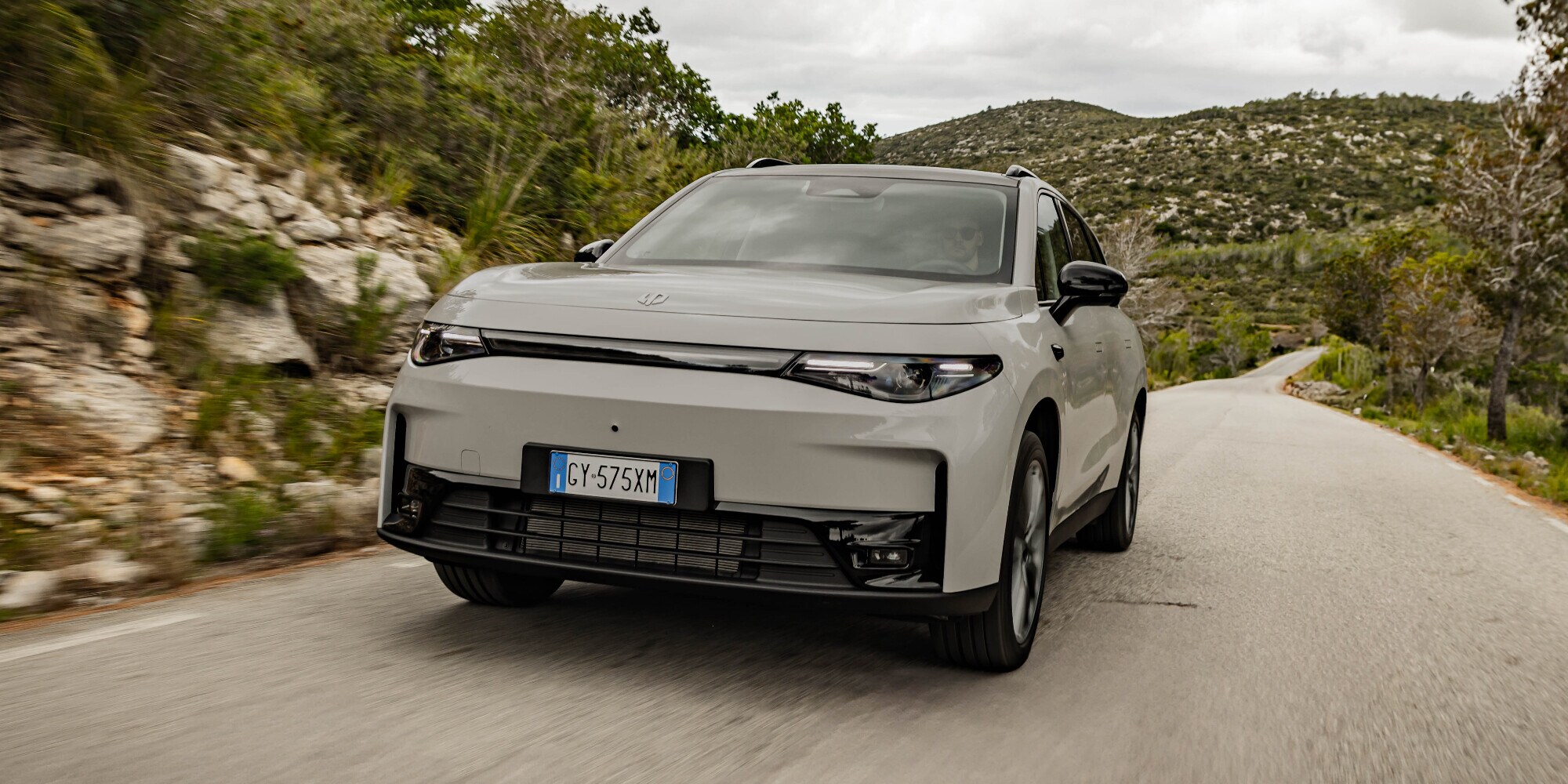 Leapmotor C10 Reev, l'elettrica con "l'aiutino"