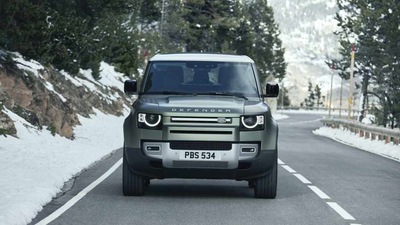 Nuova Land Rover Defender: foto