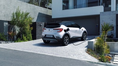 Renault Clio E-Tech e Captur E-Tech plug-in: foto