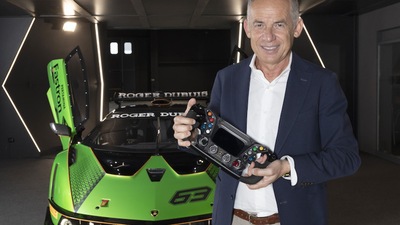 Lamborghini verso il futuro: FOTO