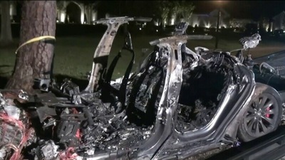 Tesla, l'Autopilot non c'entra con l'incidente mortale della Model S: ecco perché