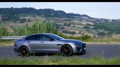 Jaguar XE: il test drive del Model Year 2021