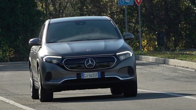 Mercedes EQA 250, la prova dell'elettrica compatta