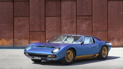 Lamborghini, all'asta una Miura del 1972 blu e oro
