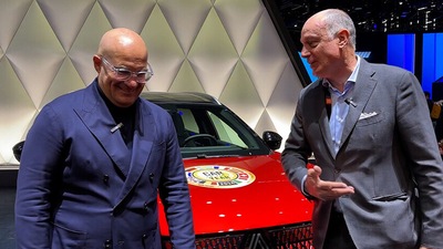 Intervista a Fusilli (Renault): "La rivoluzione elettrica con Scenic e la nuova R5"