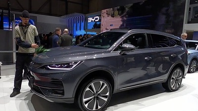 Nuova BYD Tang, l'elettrica a sette posti