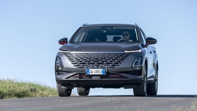 Omoda 5, le foto in azione del Suv cinese dal prezzo speciale