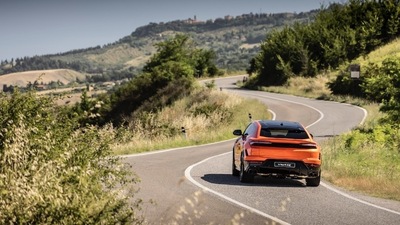 Lamborghini Urus SE, la prova