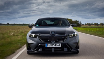 Nuova BMW M5, la settima generazione da 727 CV