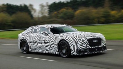 Nuova Jaguar GT avvistata su strada