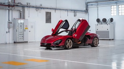 Alfa Romeo: cosegna prima 33 Stradale