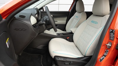 Nuova Fiat 600 Hybrid: gli interni