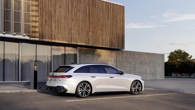 Nuova Audi A5 Avant e berlina plug-in hybrid