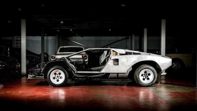 Lamborghini Countach, esemplare da restaurare in vendita a 200.000 euro circa