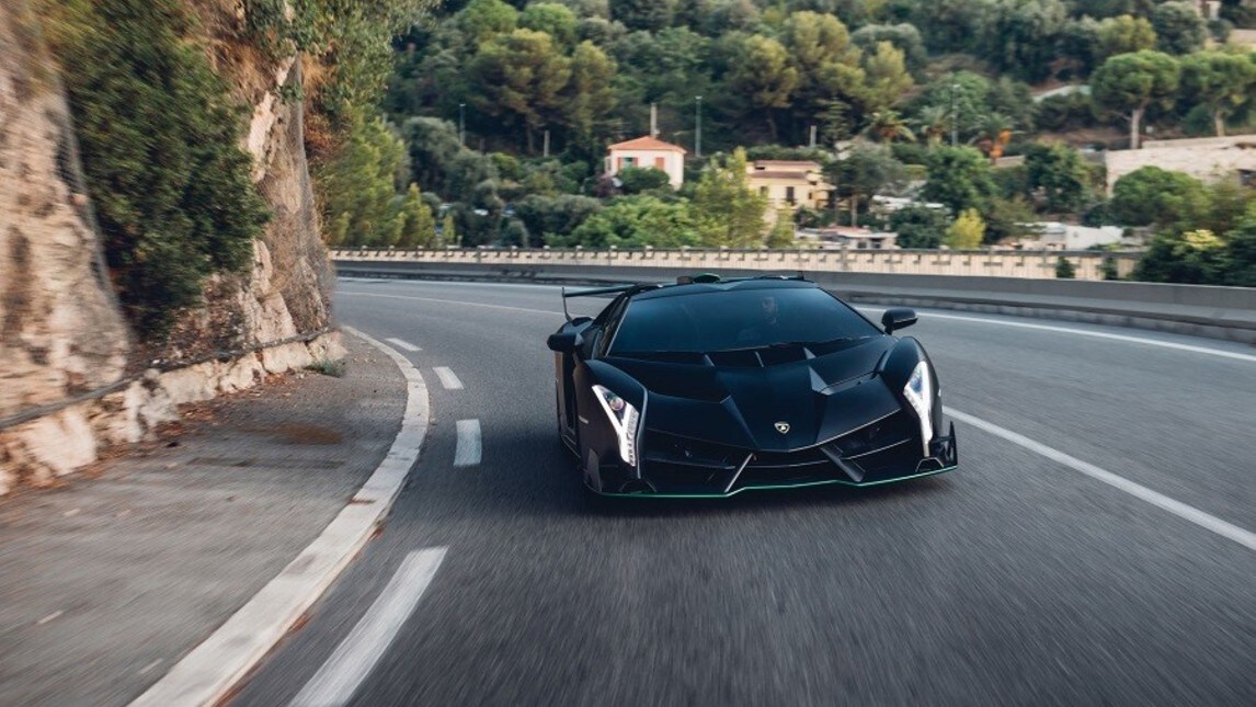 Veneno Roadster nera e verde lime all'asta FOTO Auto.it