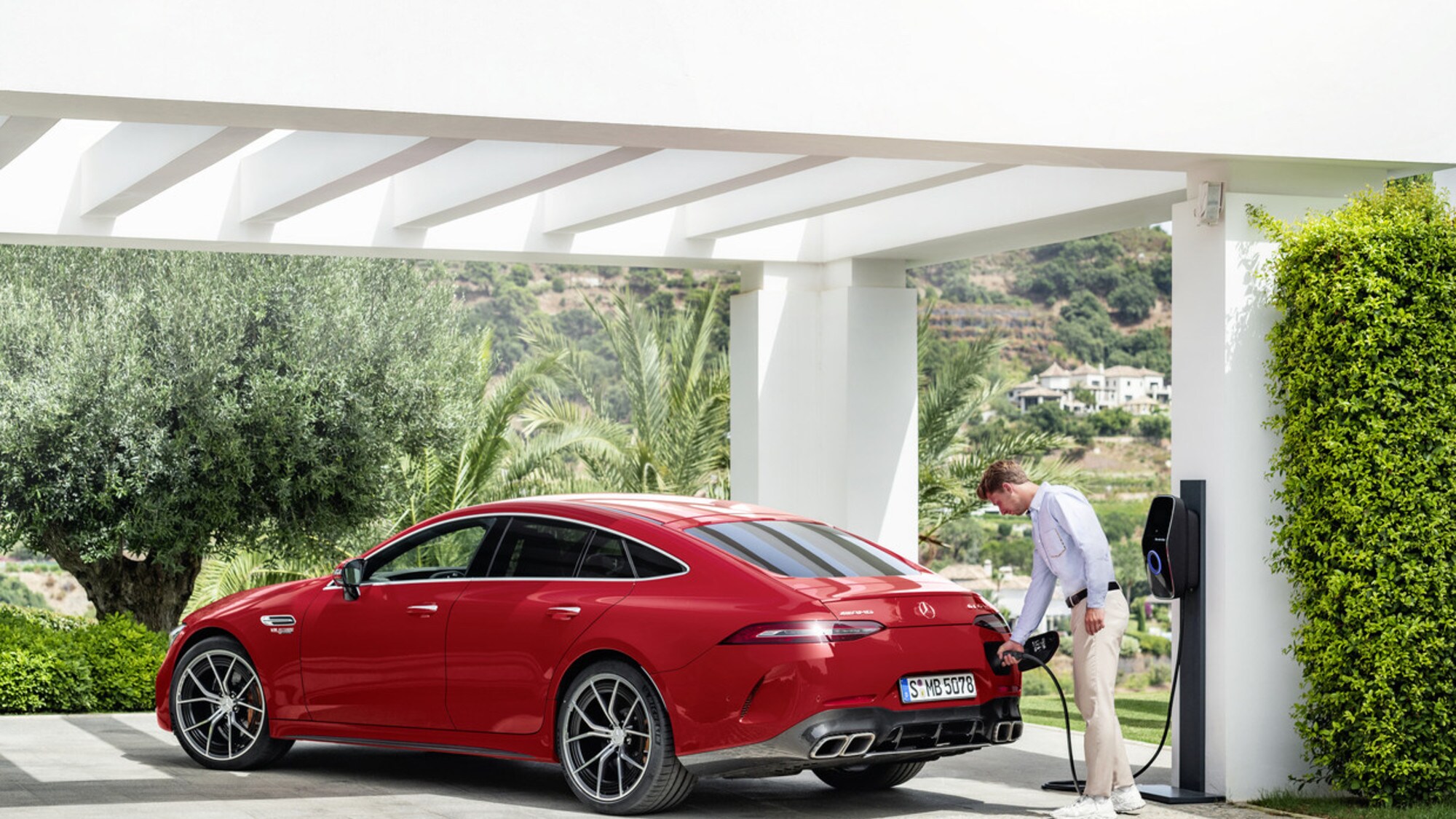 Mercedes Amg Gt 63 S E Performance Anche In Edizione Speciale Amg Verde Magno Foto Auto It
