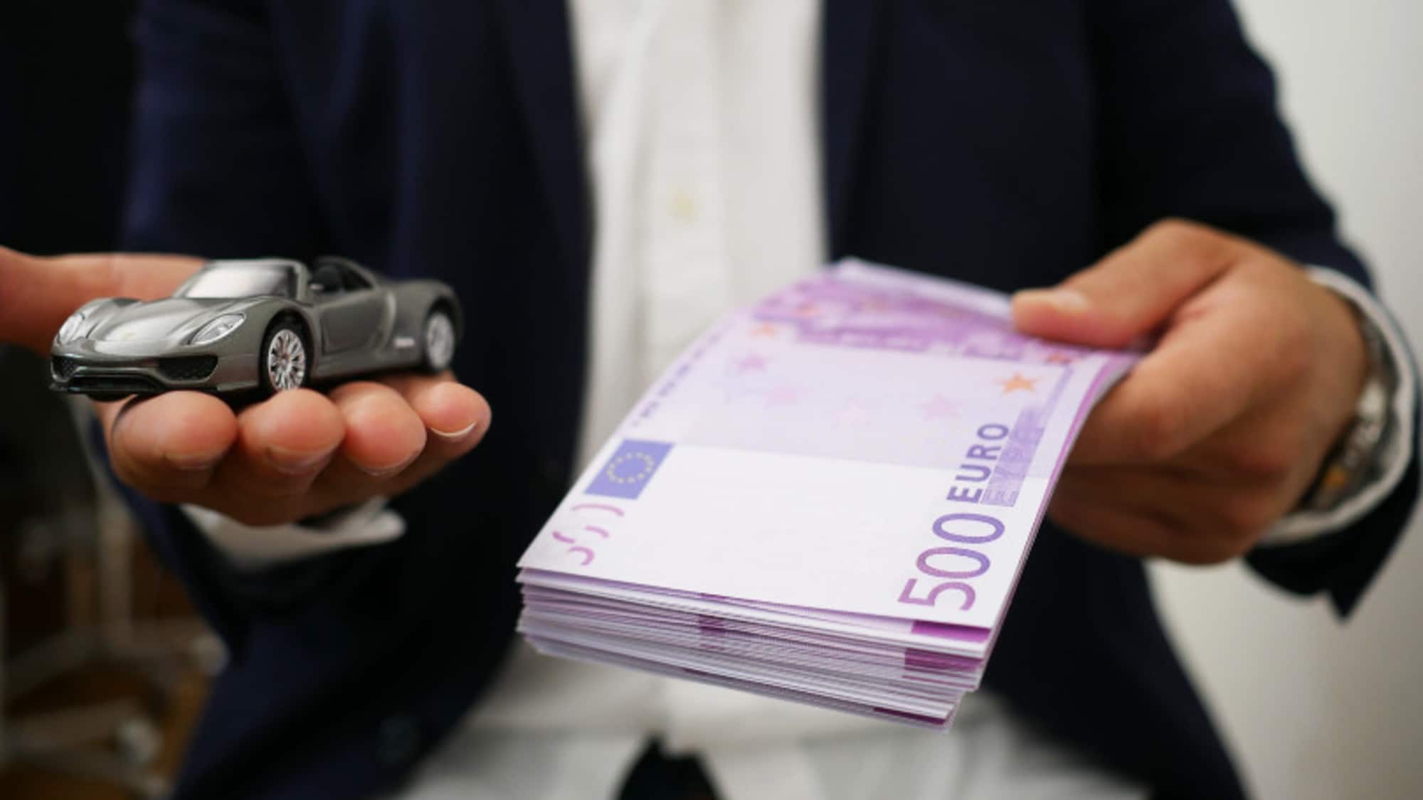 Addio al superbollo auto? Il Governo Meloni ci pensa