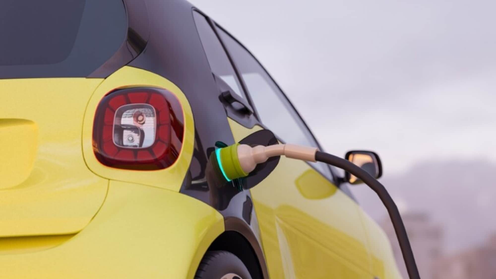 Il trucco della finta ricarica: così le auto non pagano il parcheggio
