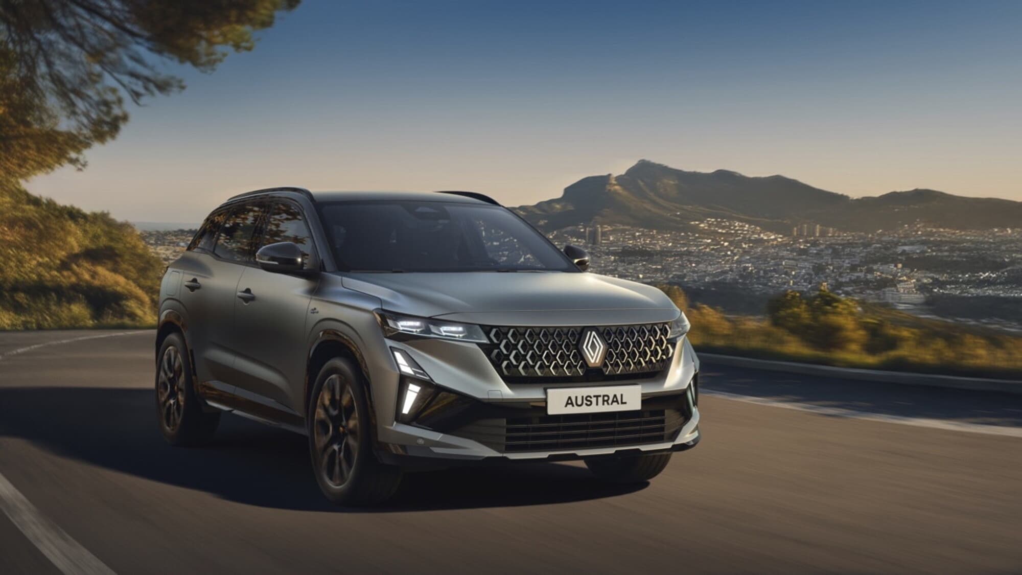 Renault Austral 2025, quante novità con il restyling