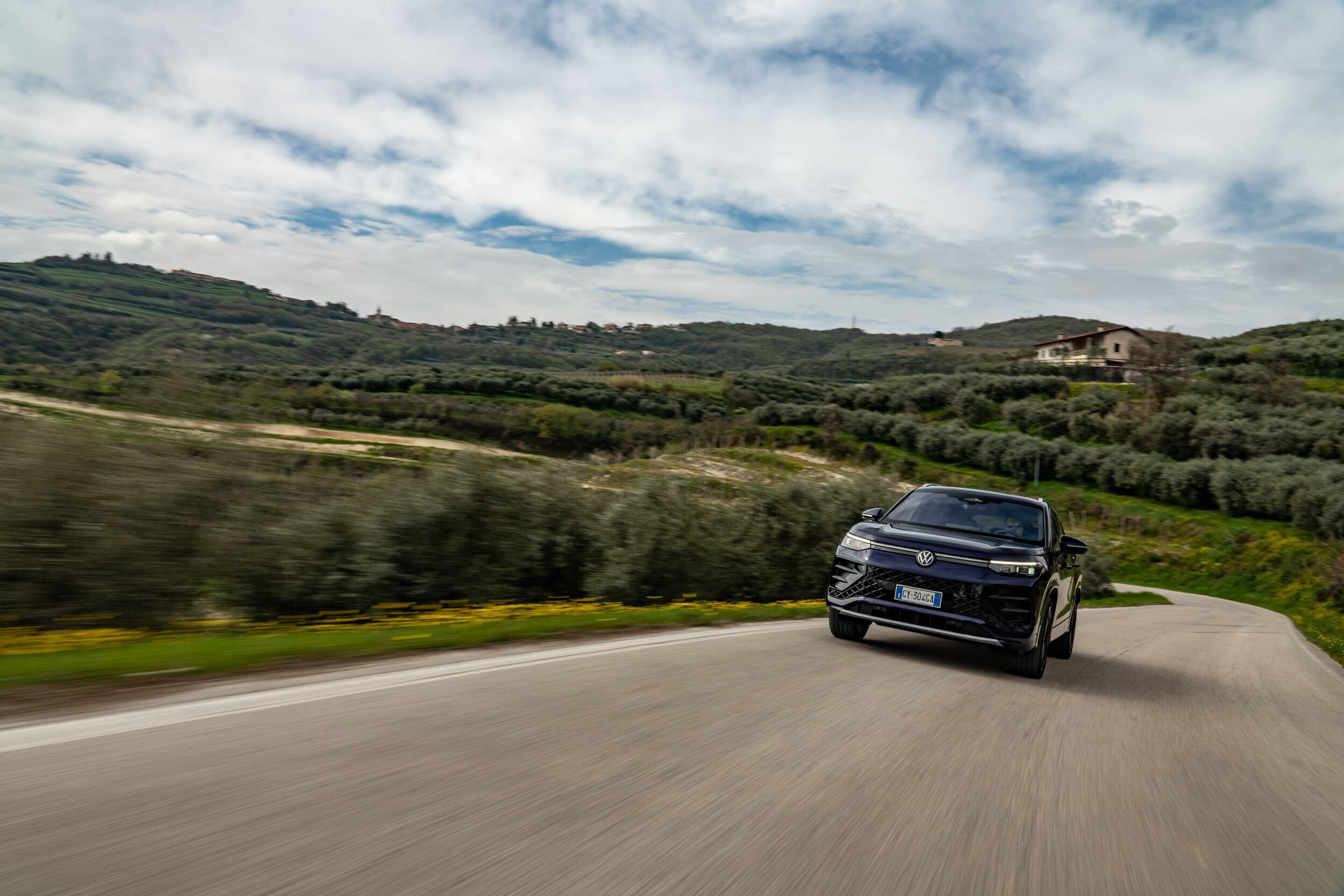 Volkswagen Tayron, il primo contatto in azione