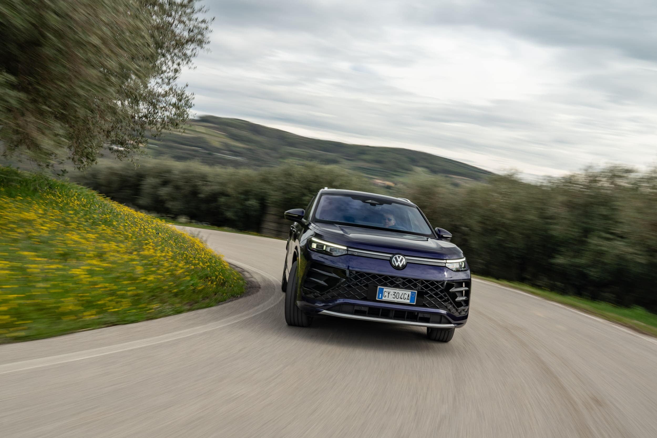 Volkswagen Tayron, il primo contatto in azione