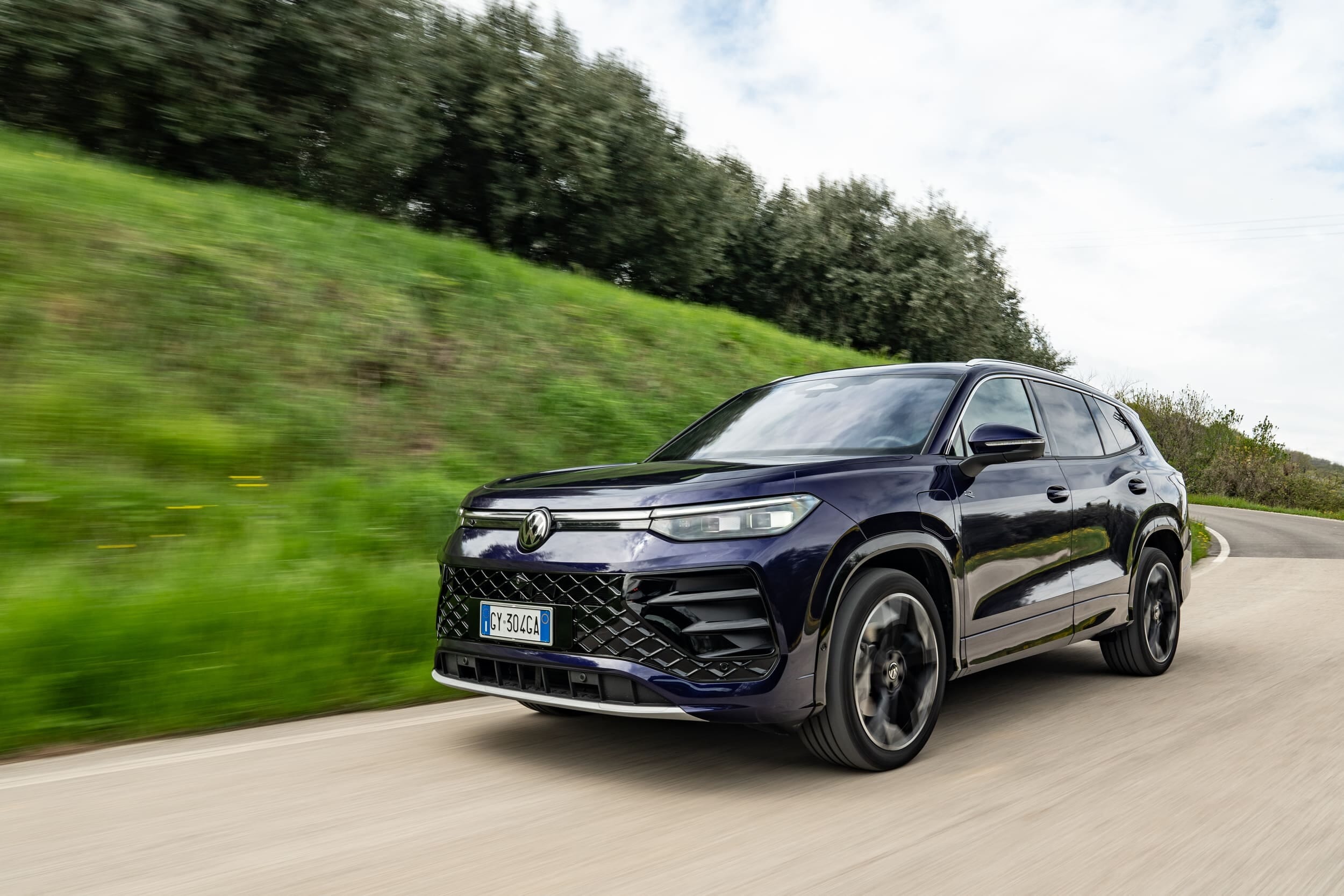 Volkswagen Tayron, il primo contatto in azione