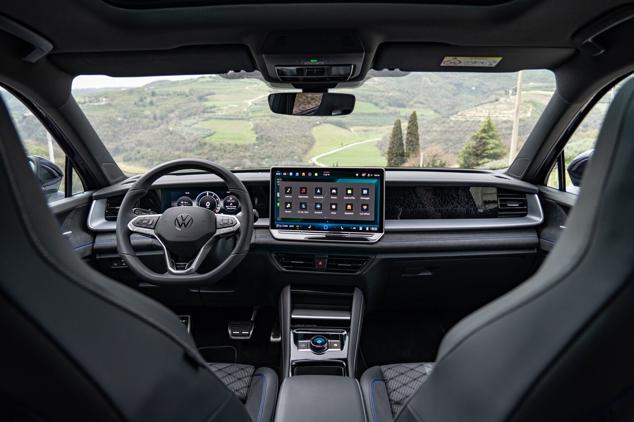 Volkswagen Tayron, il primo contatto in azione