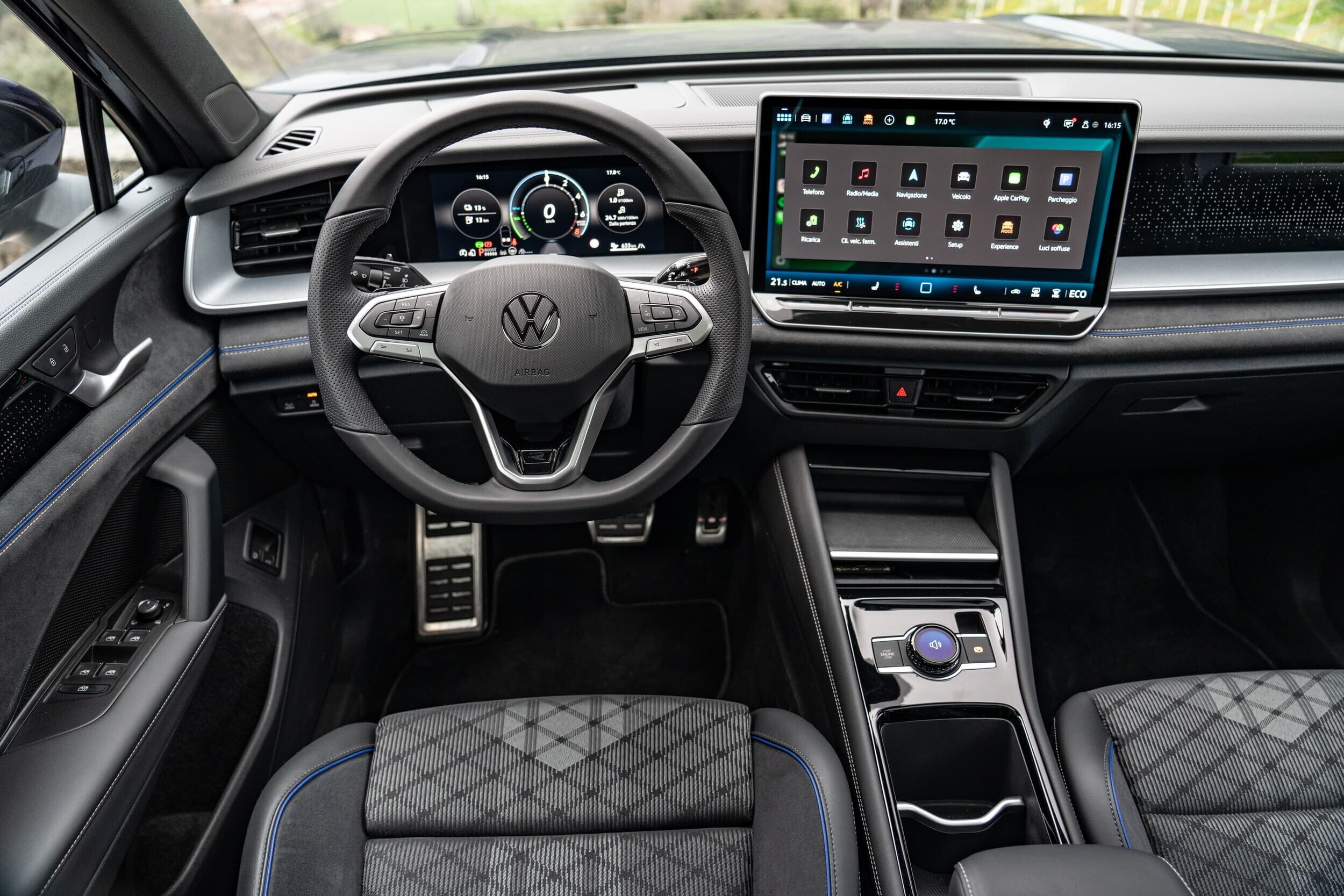 Volkswagen Tayron, il primo contatto in azione