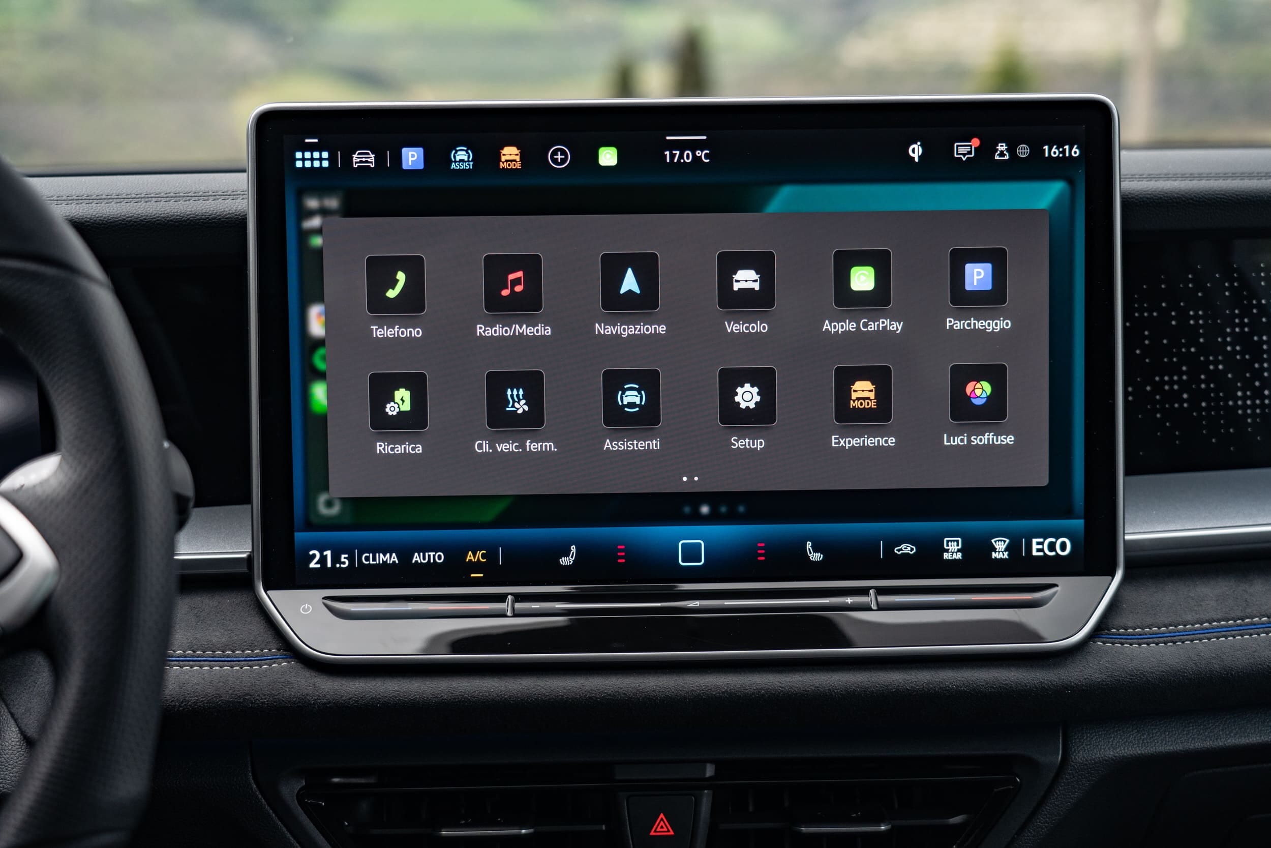 Volkswagen Tayron, il primo contatto in azione