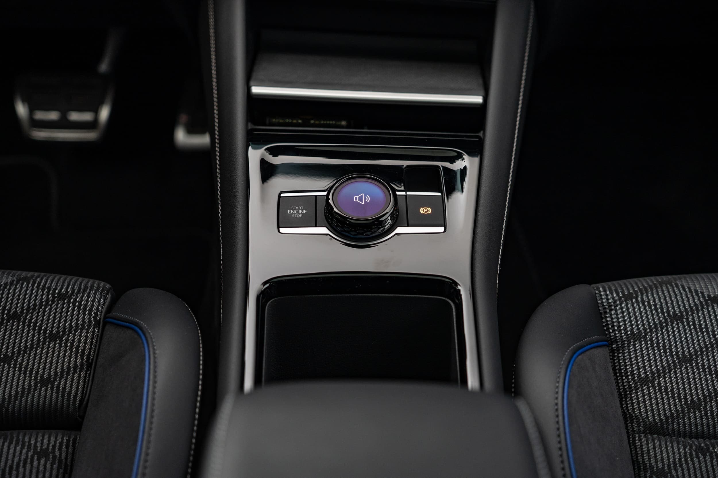 Volkswagen Tayron, il primo contatto in azione